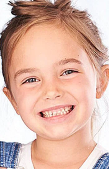 Райан Кира Армстронг