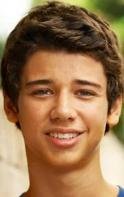 Урия Шелтон